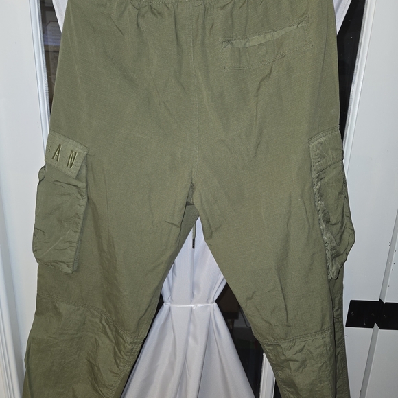 Men's Olive Cargo Pants - Picture 3 of 3